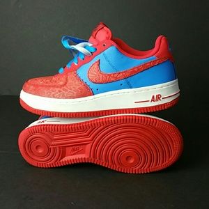 NIKE AIR FORCE 1 YOUTH/WOMEN SHOES